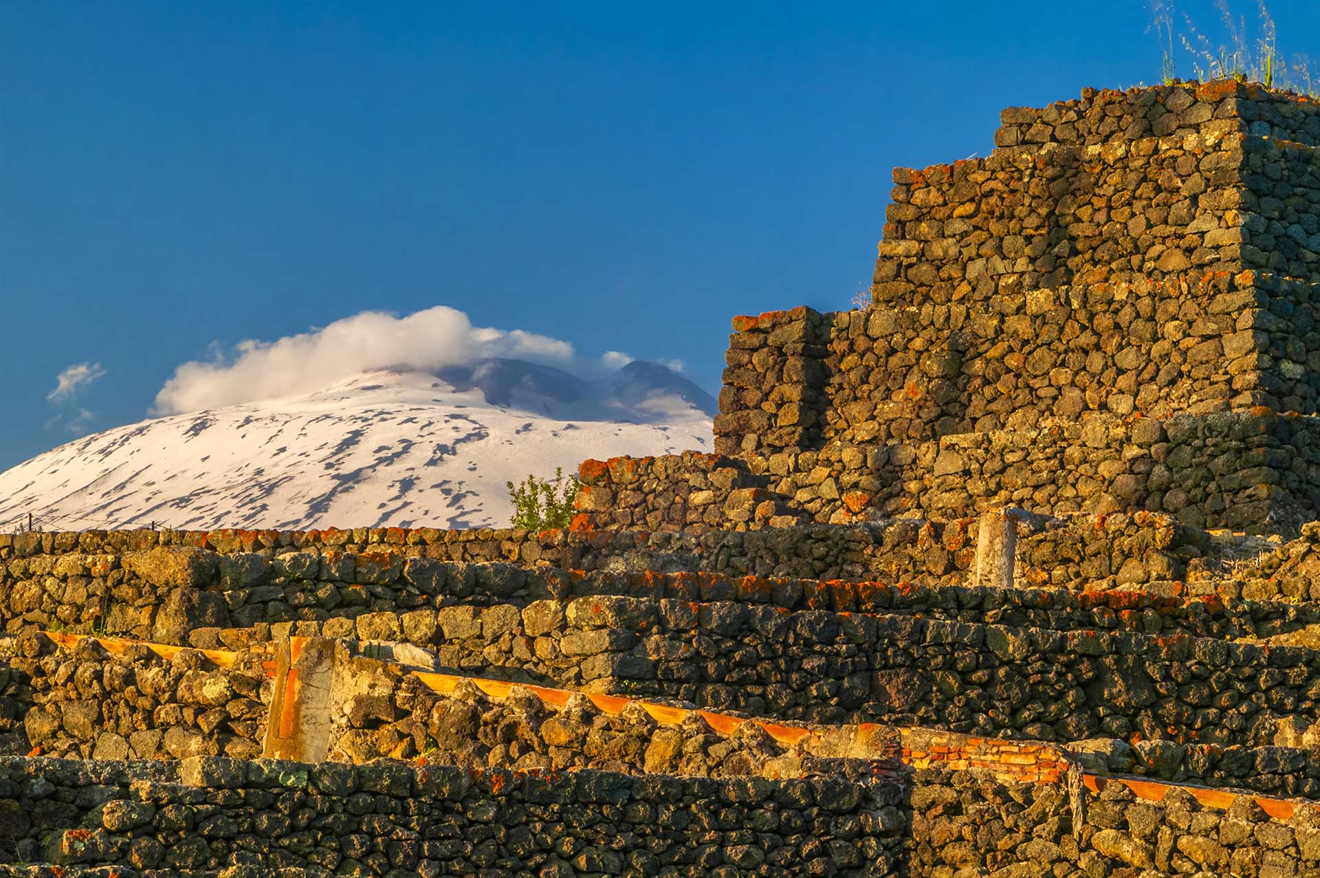 Le Piramidi dell’Etna, silenzi di pietra nel territorio di Paternò
