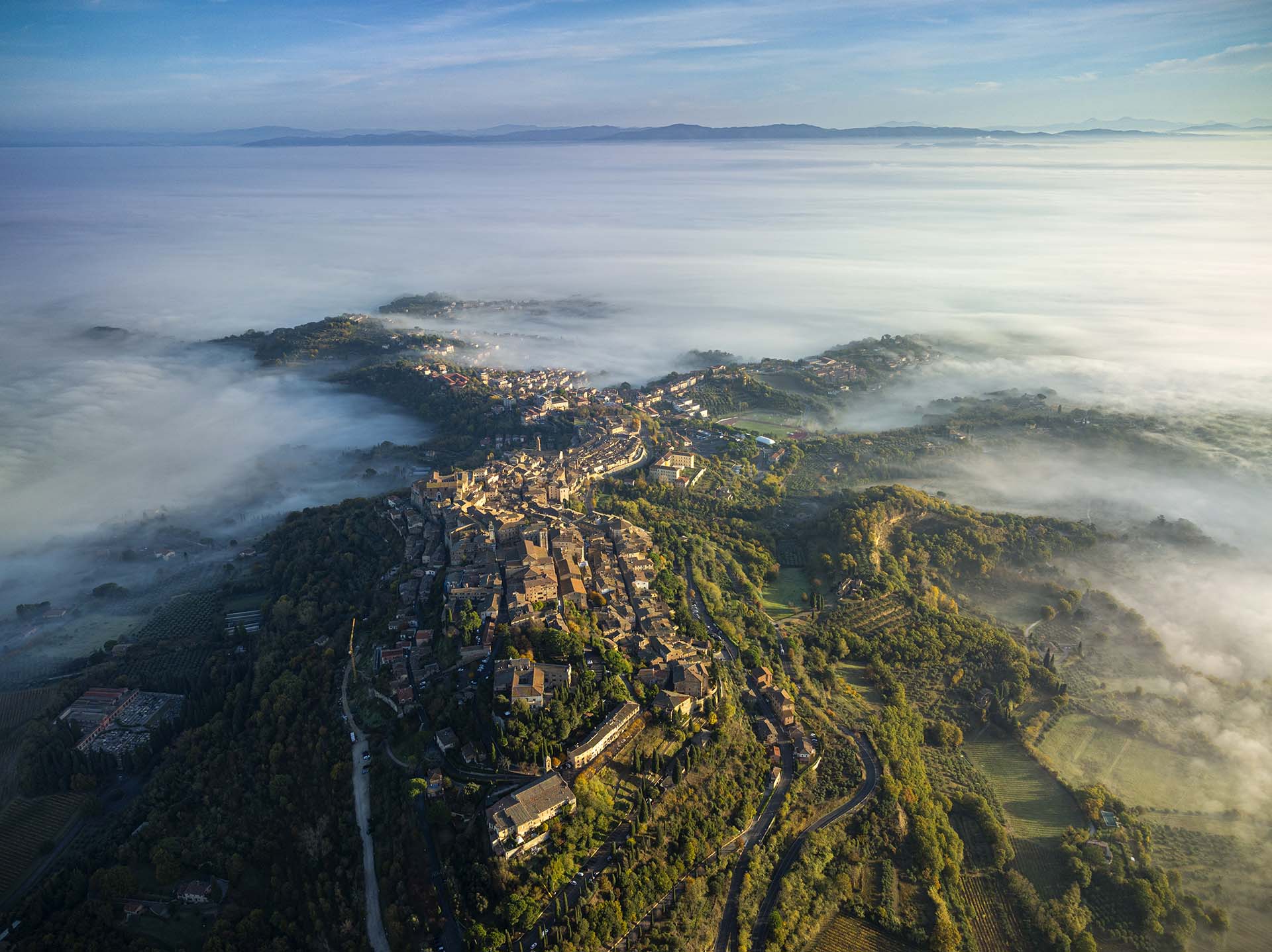 Montepulciano visto dal cielo