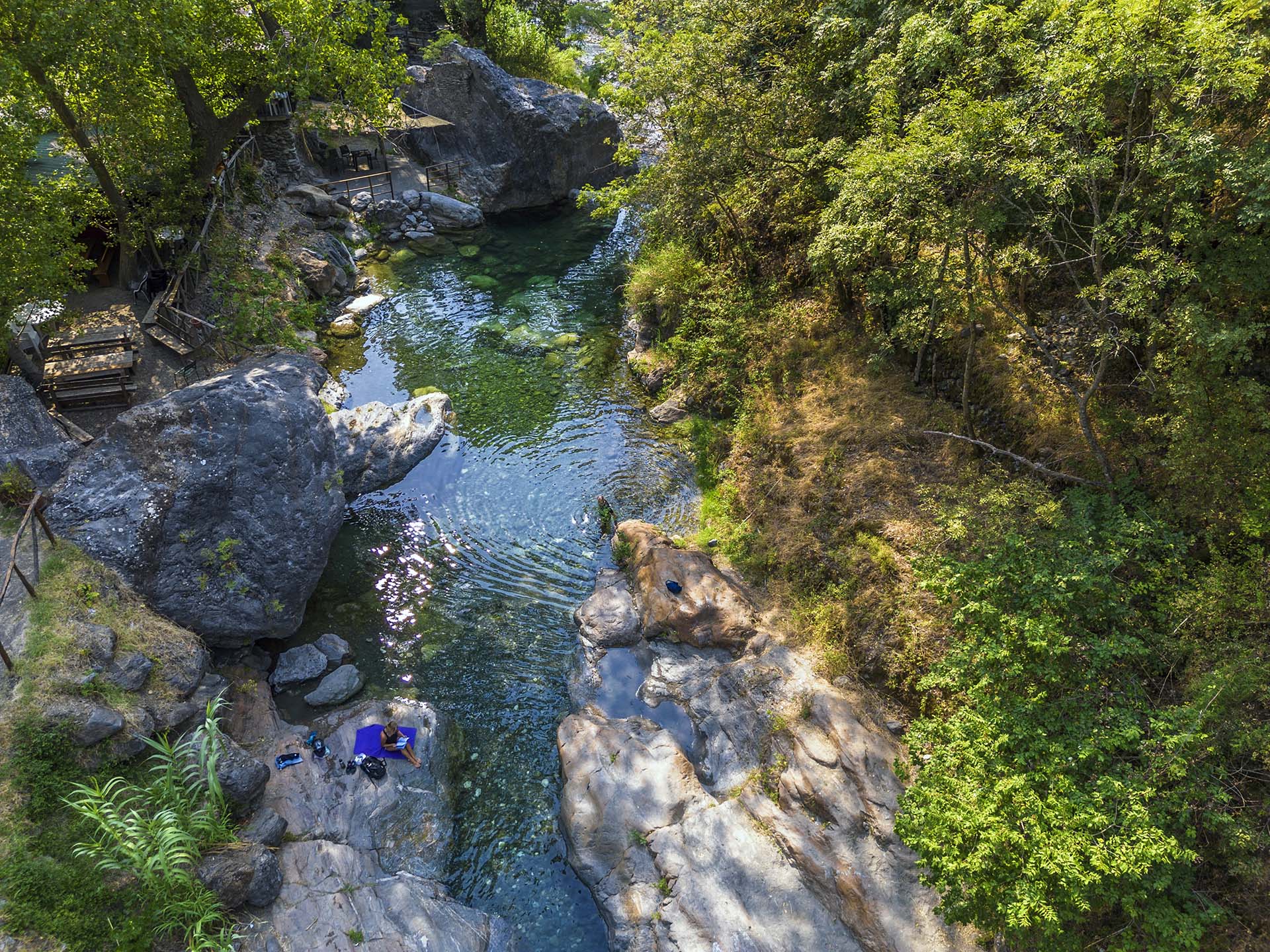 DJI_0262-Oasi di roccia e bosco. Le Acque Cristalline del Fiume Nisi, Monti Peloritani
