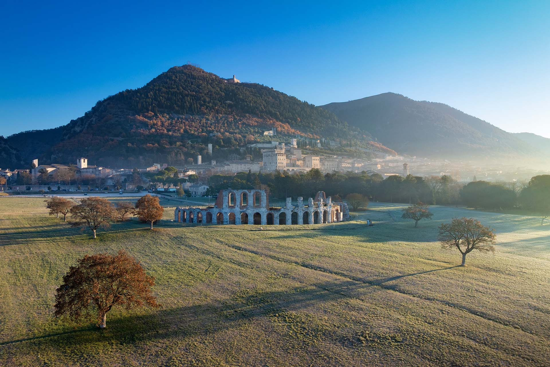 Paesaggio con Teatro Romano a Gubbio