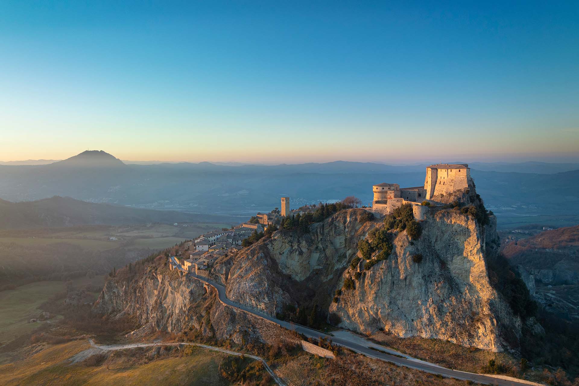 Il borgo e il forte di San Leo.