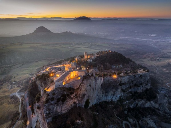 Il borgo e il forte di San Leo.