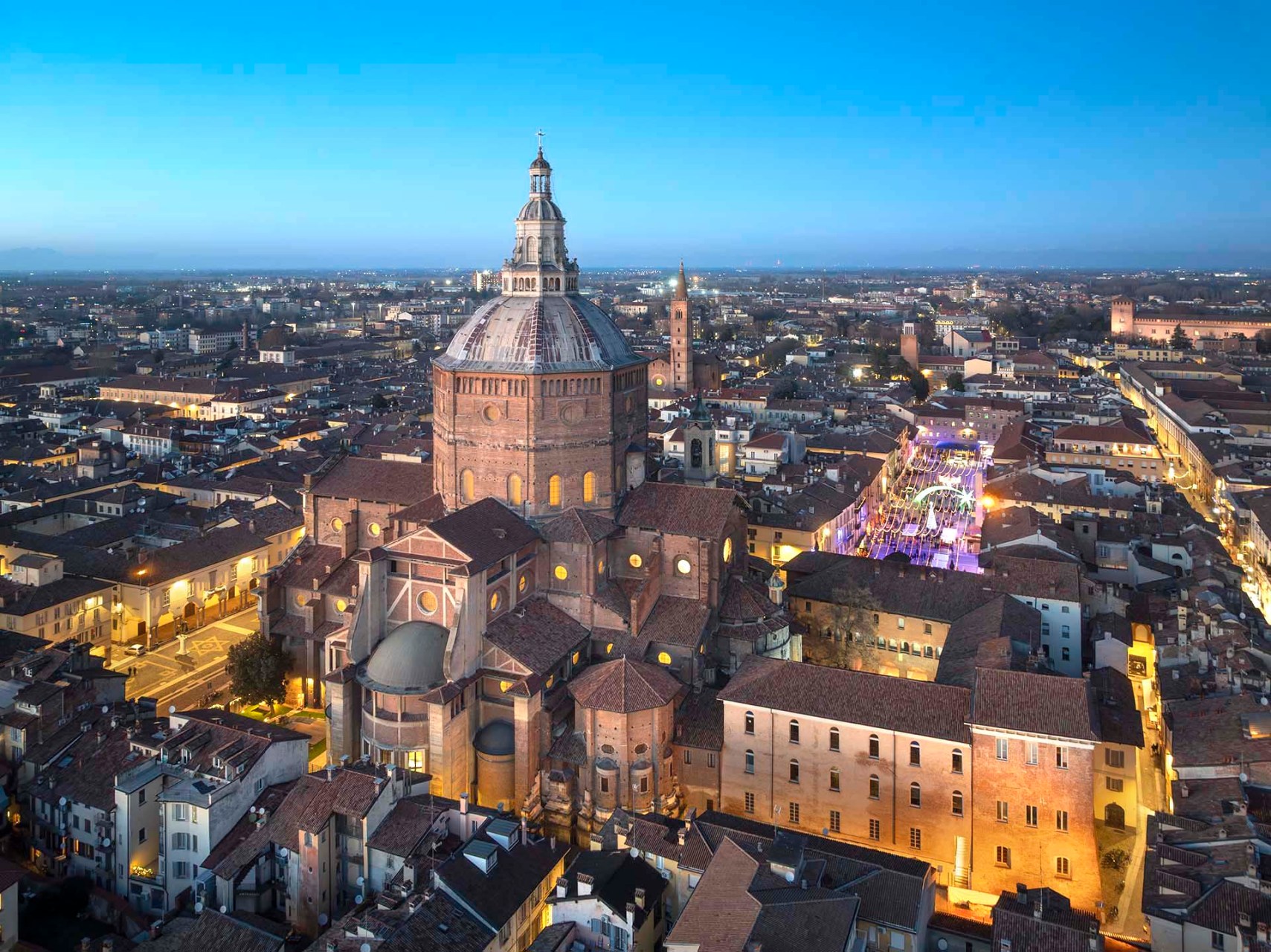 Vista su Pavia con il Duomo.
