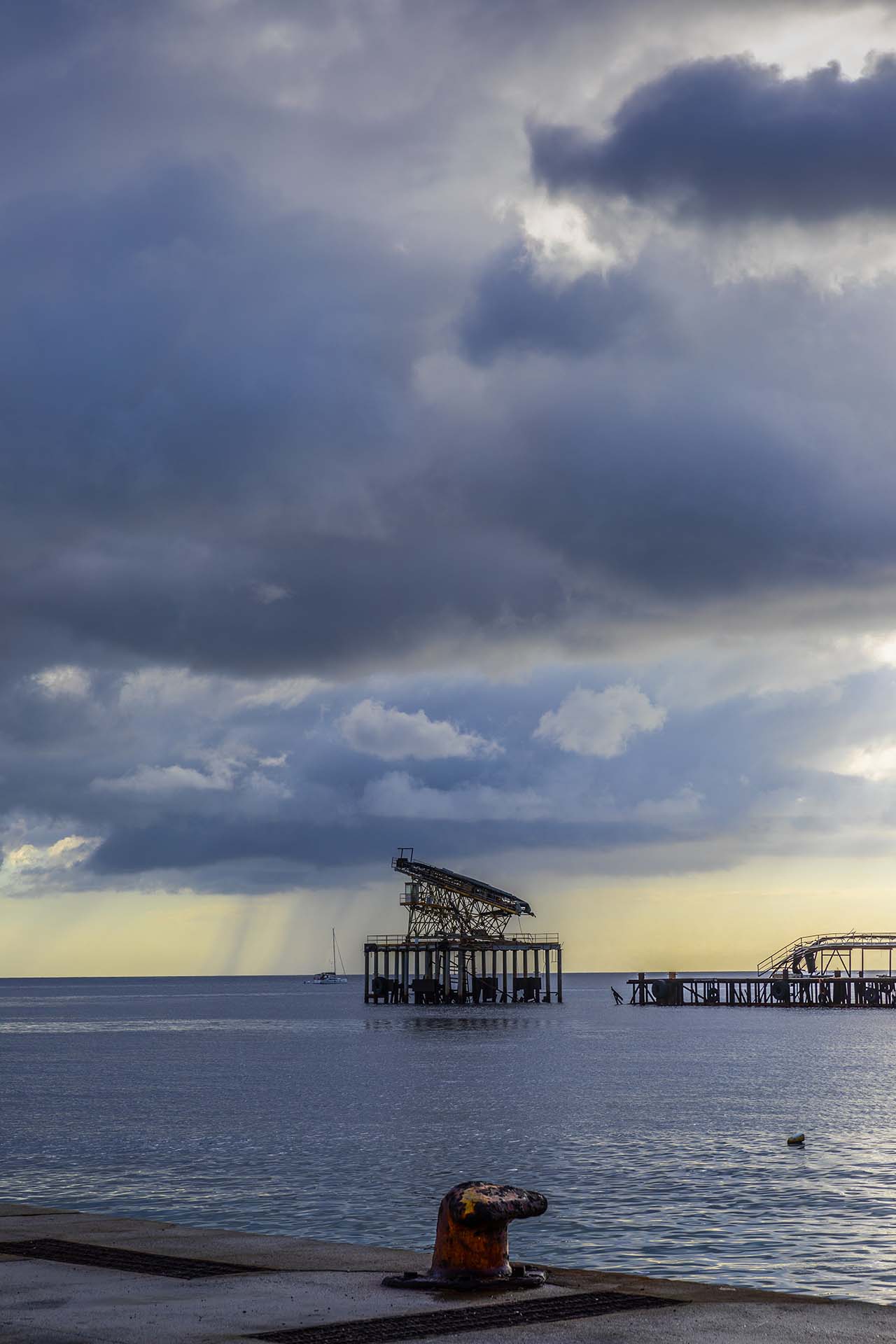SAFF5420-Memorie industriali, il porto dismesso della cava di pomice a Lipari