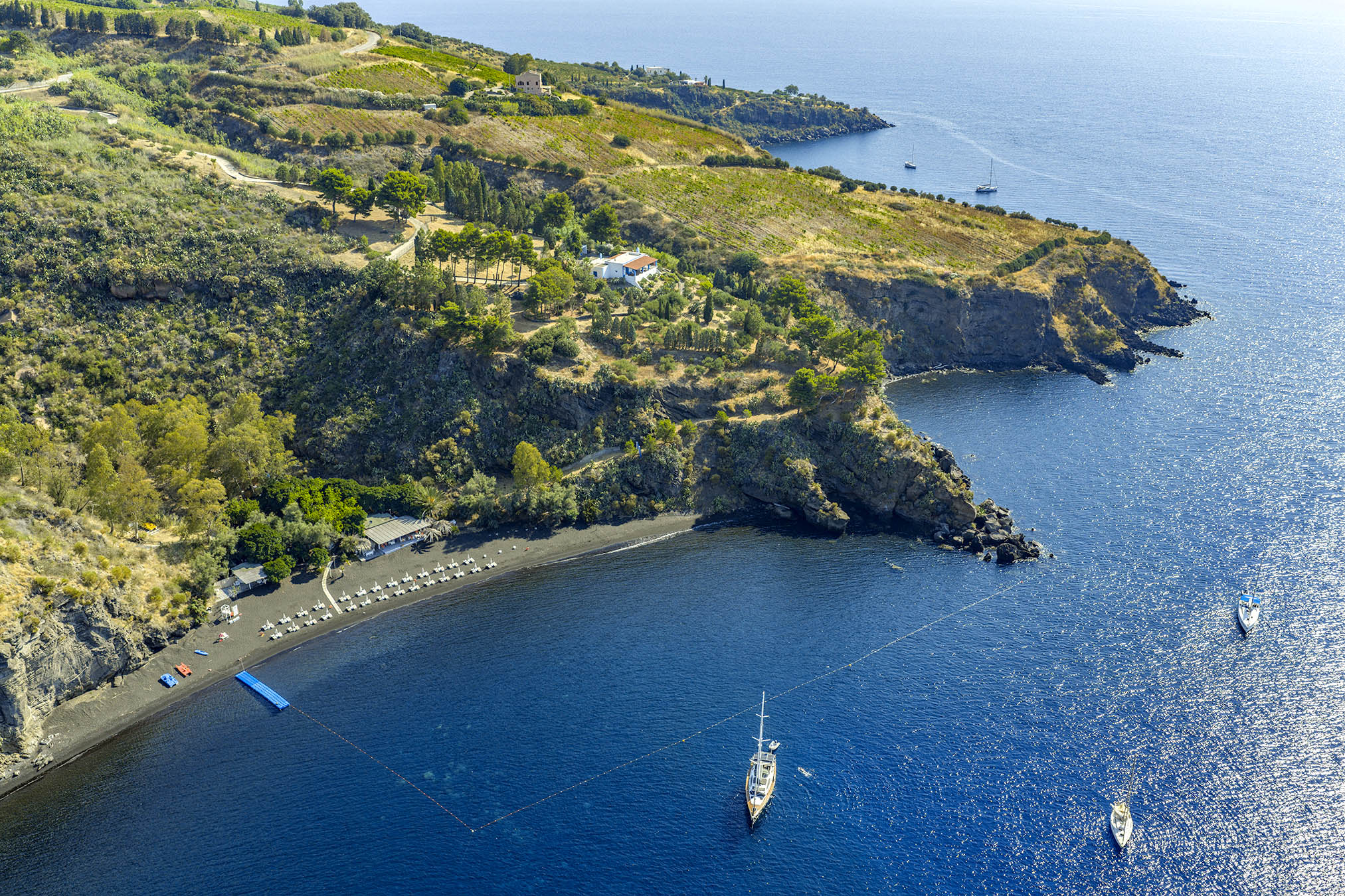 Spiaggia Punta dell'Asino di Vulcano (Gelso)