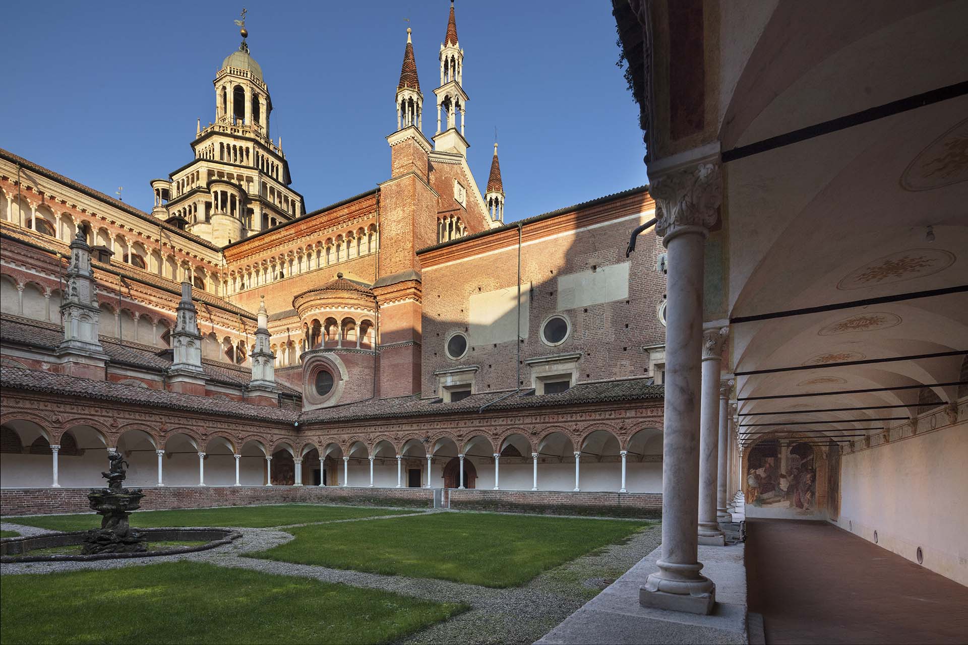 Certosa di Pavia: Il Gioiello del Rinascimento Lombardo da Scoprire.