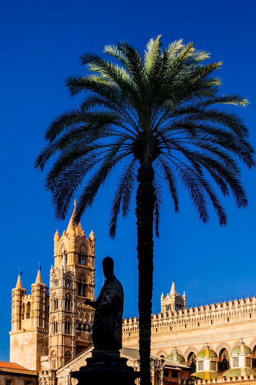 DE7U0627-Scorci monumentali, il Duomo di Palermo e l’architettura dell’Opera Pia