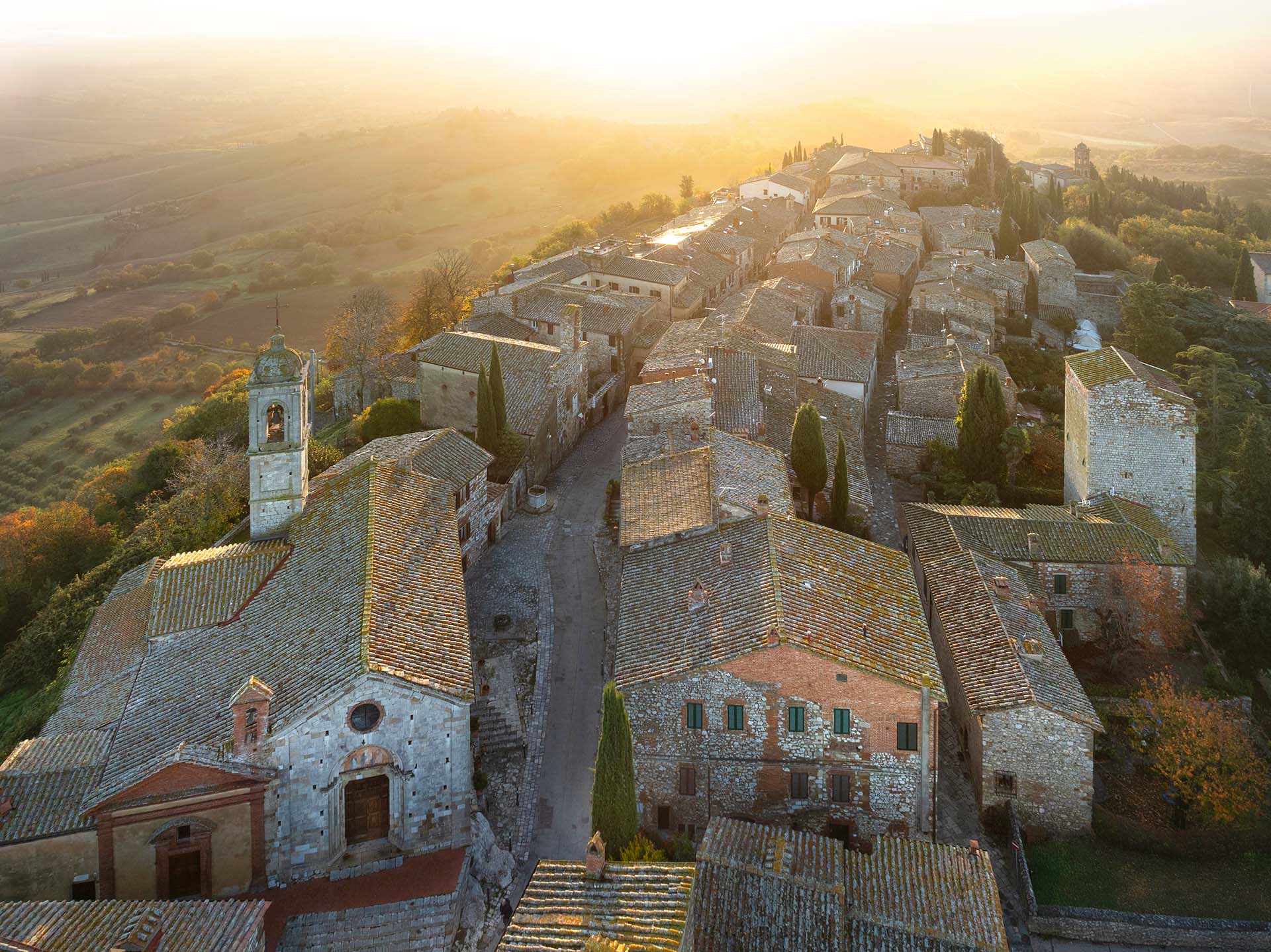 Il borgo di Montefollonico.