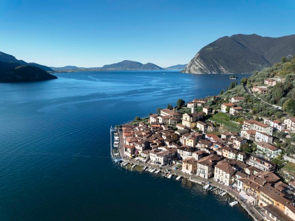 Monte Isola e il Lago d'Iseo.