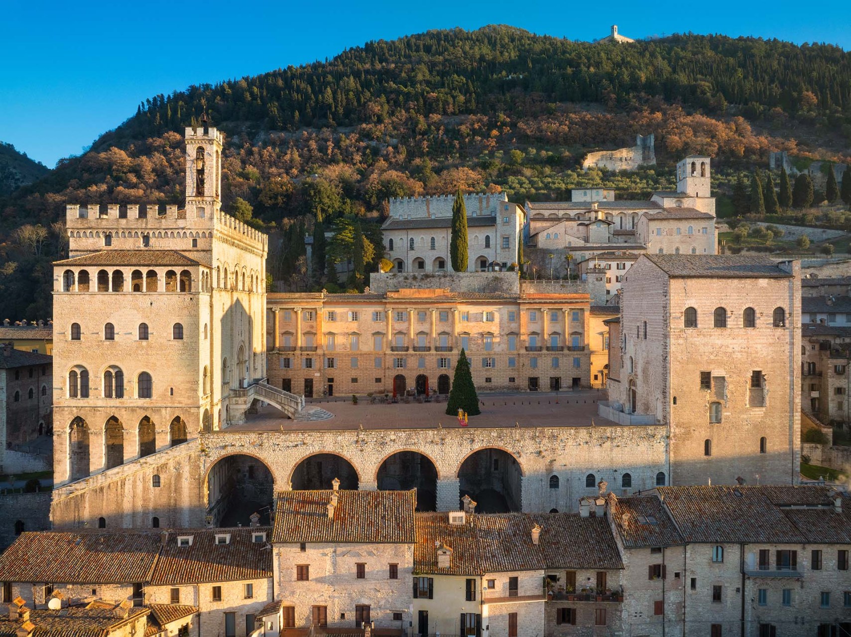 Gubbio in Umbria: Un Borgo da Visitare Assolutamente, image size:1709x1280