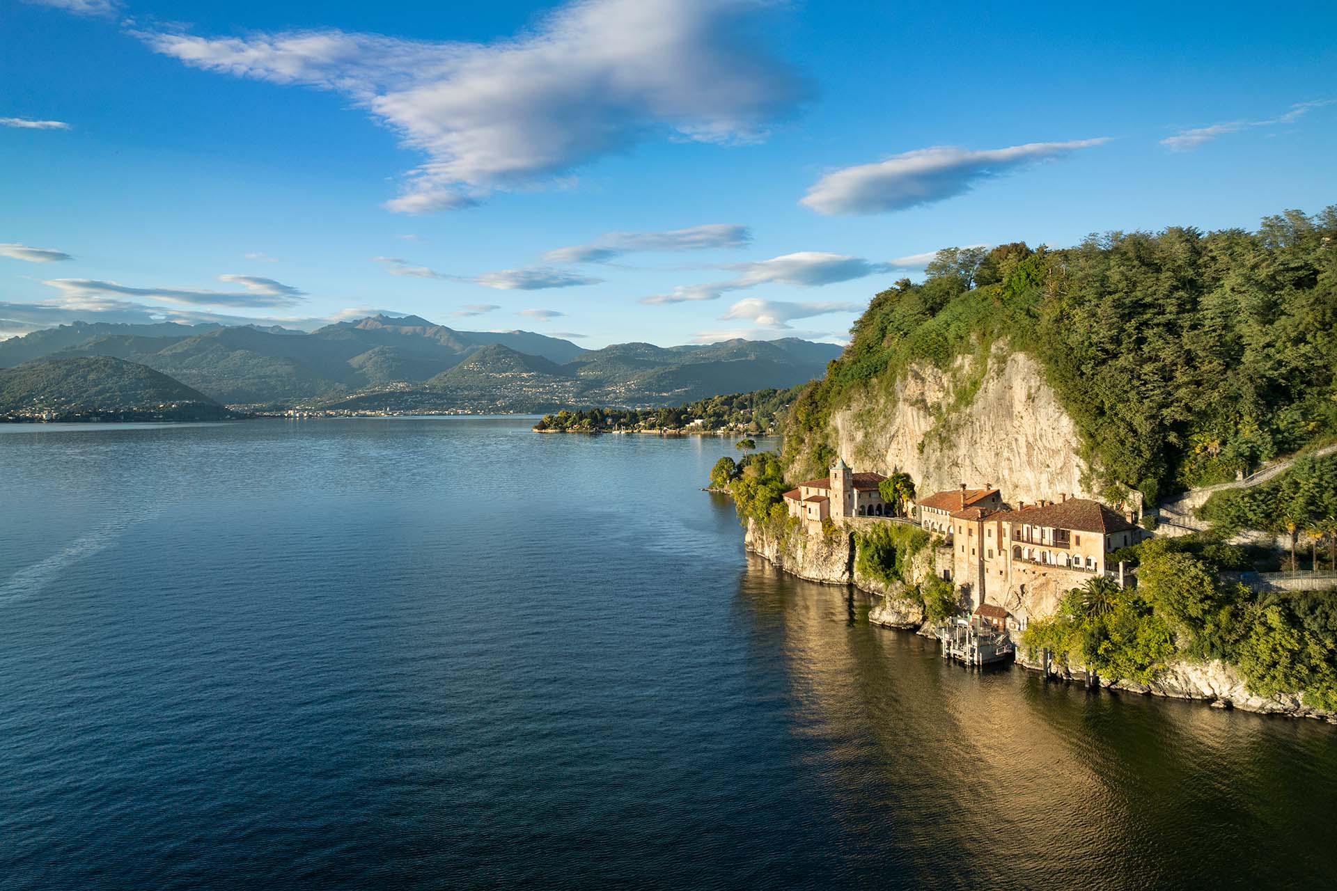 Eremo di Santa Caterina del Sasso sul Lago Maggiore