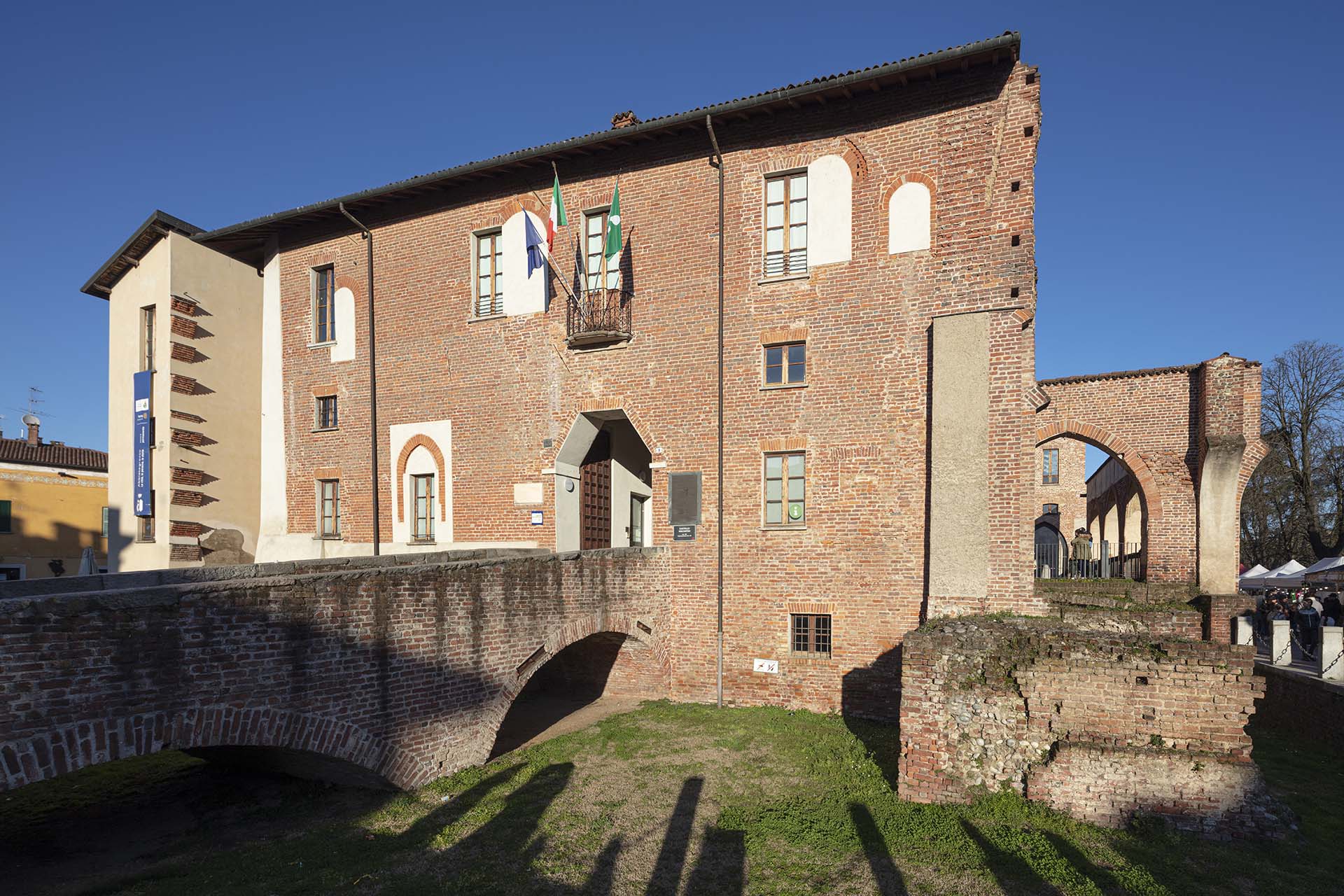Il Castello Visconteo di Abbiategrasso tra storia e turismo in Lombardia.