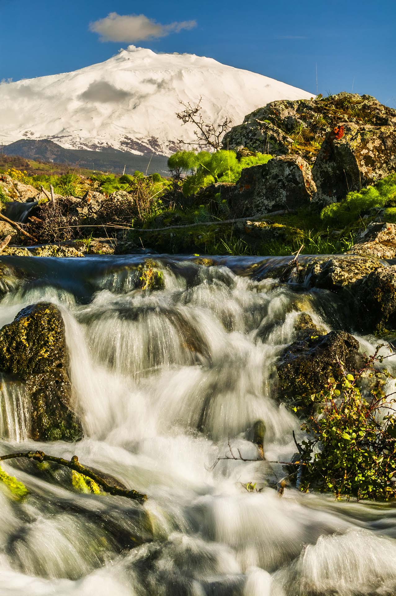 DE7U3368-Il respiro delle Favare tra le acque del torrente e l'Etna