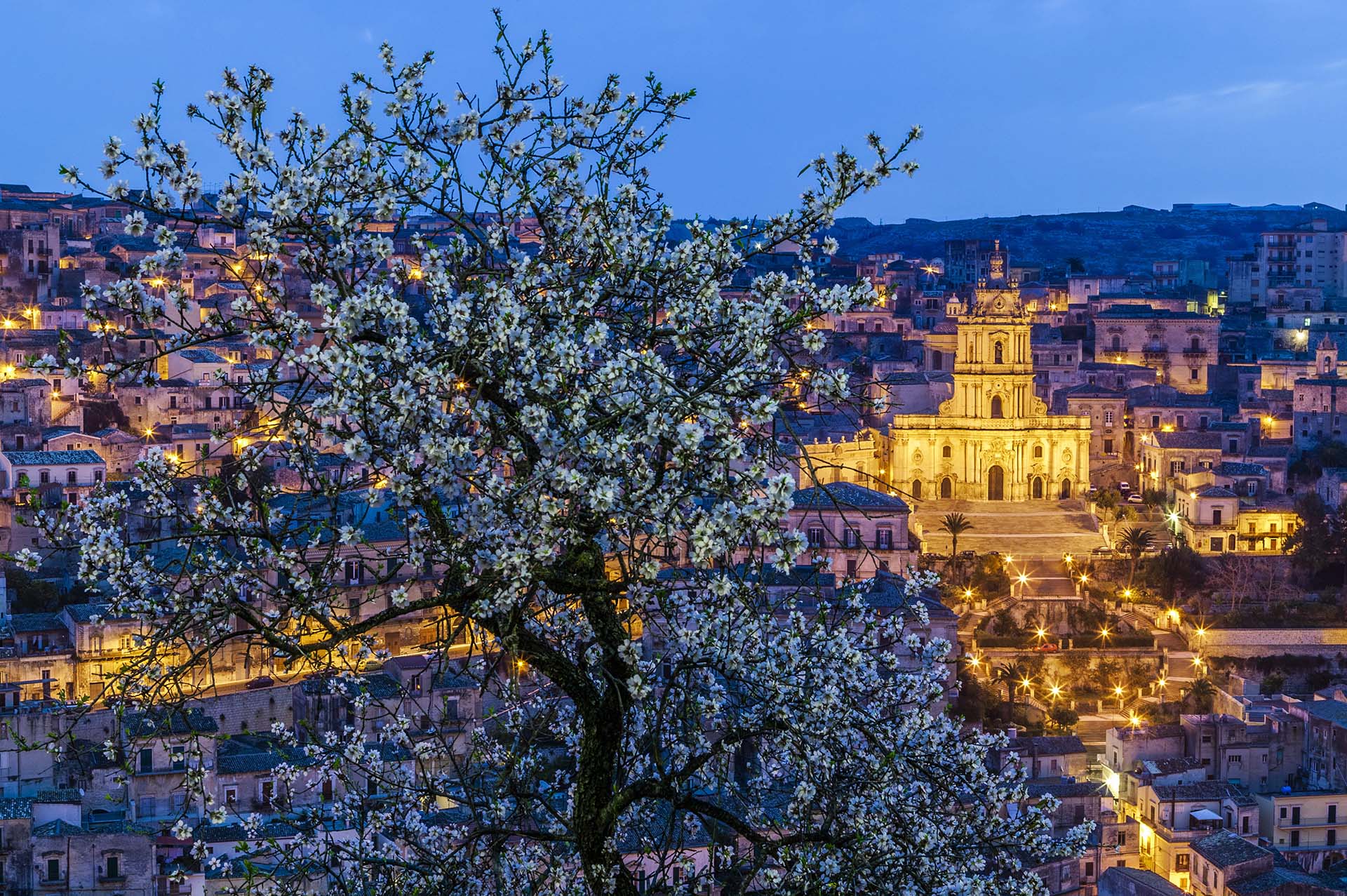 Risveglio Barocco, Modica e l’incanto dei mandorli in fiore