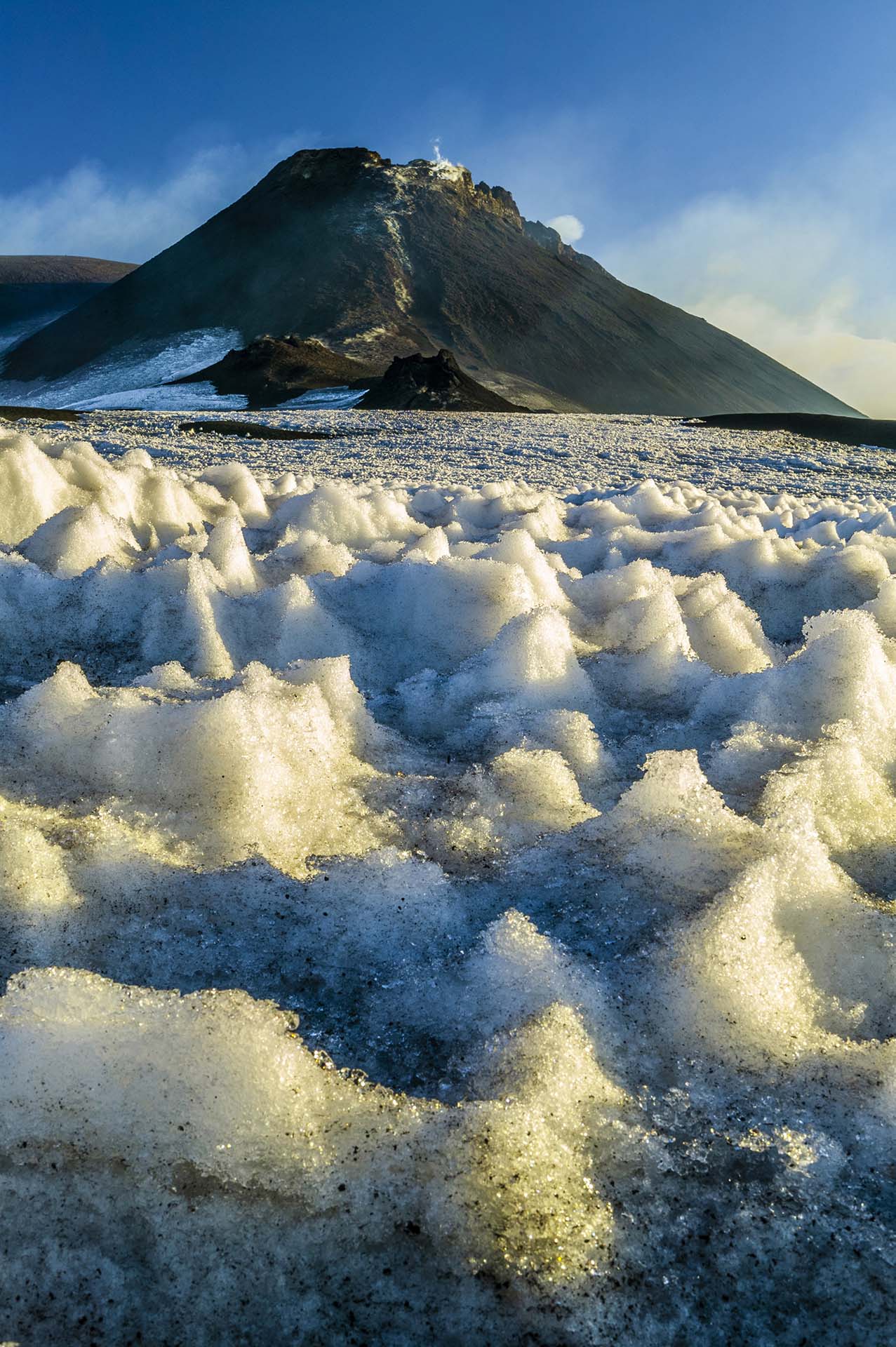 DE7U6363-Sculture d'inverno ai crateri sommitali dell'Etna
