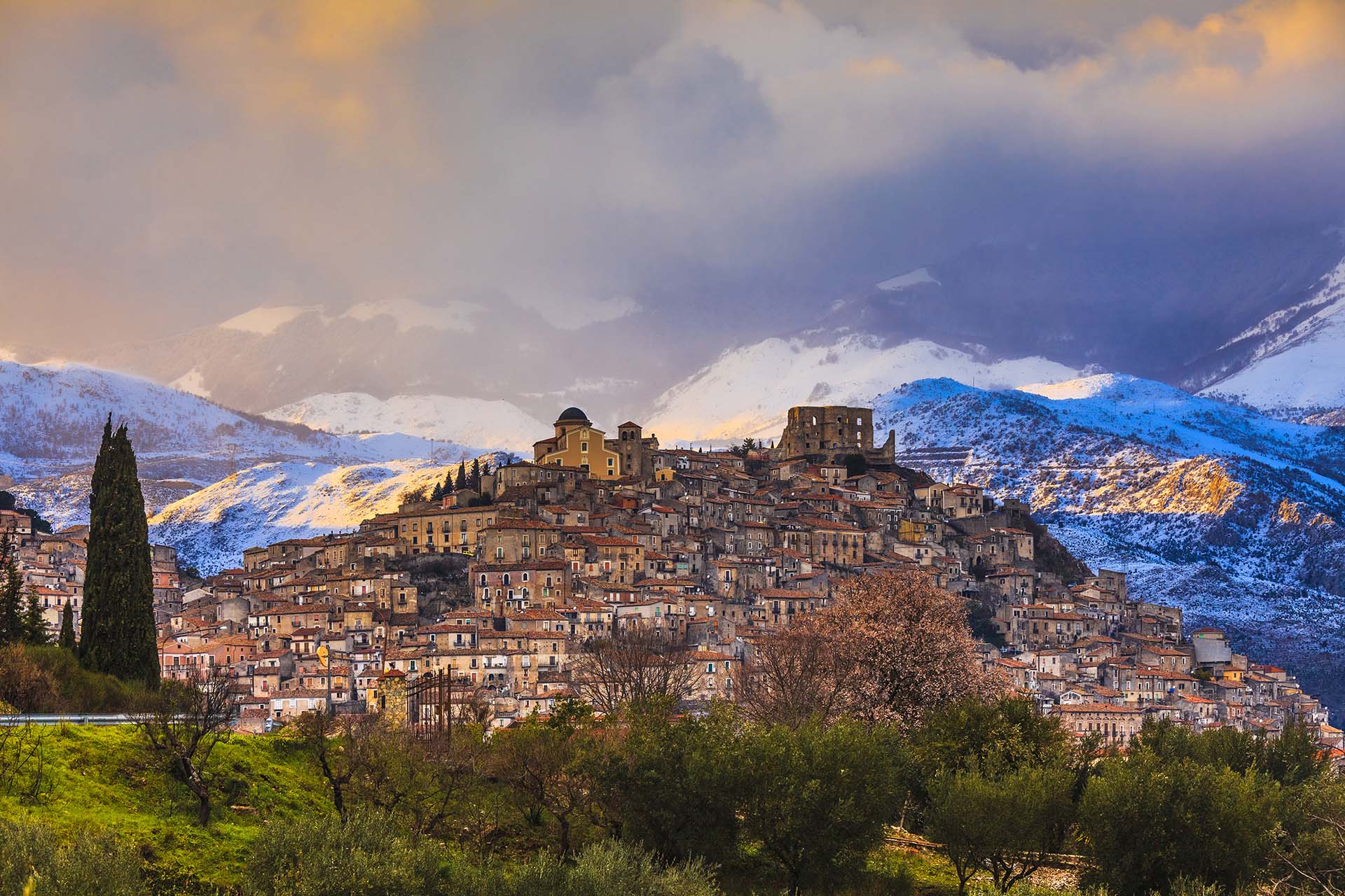 _MG_2909-Morano Calabro sotto lo sguardo del Pollino innevato