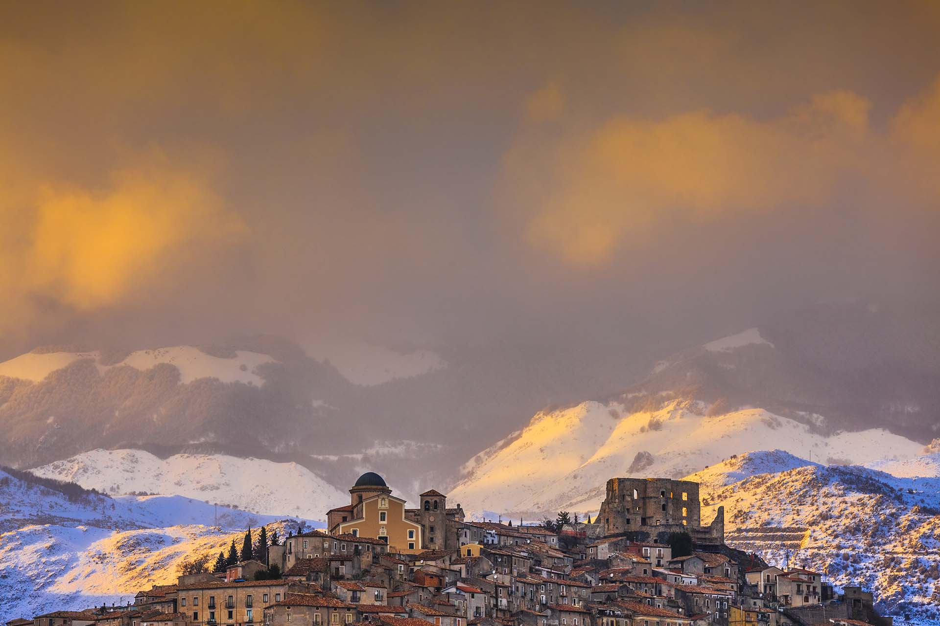 _MG_2911-Morano Calabro sotto lo sguardo del Pollino innevato