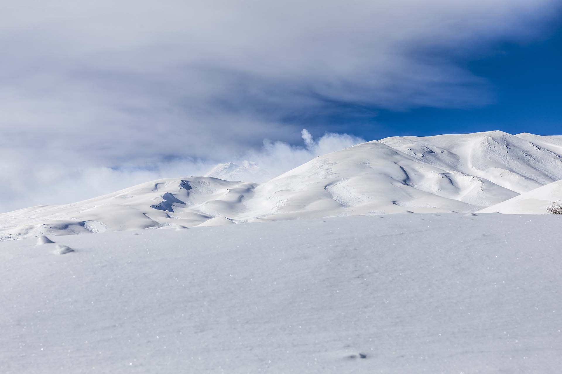 SAFF6821-Etna, il gigante bianco - Il fascino della neve sul Vulcano