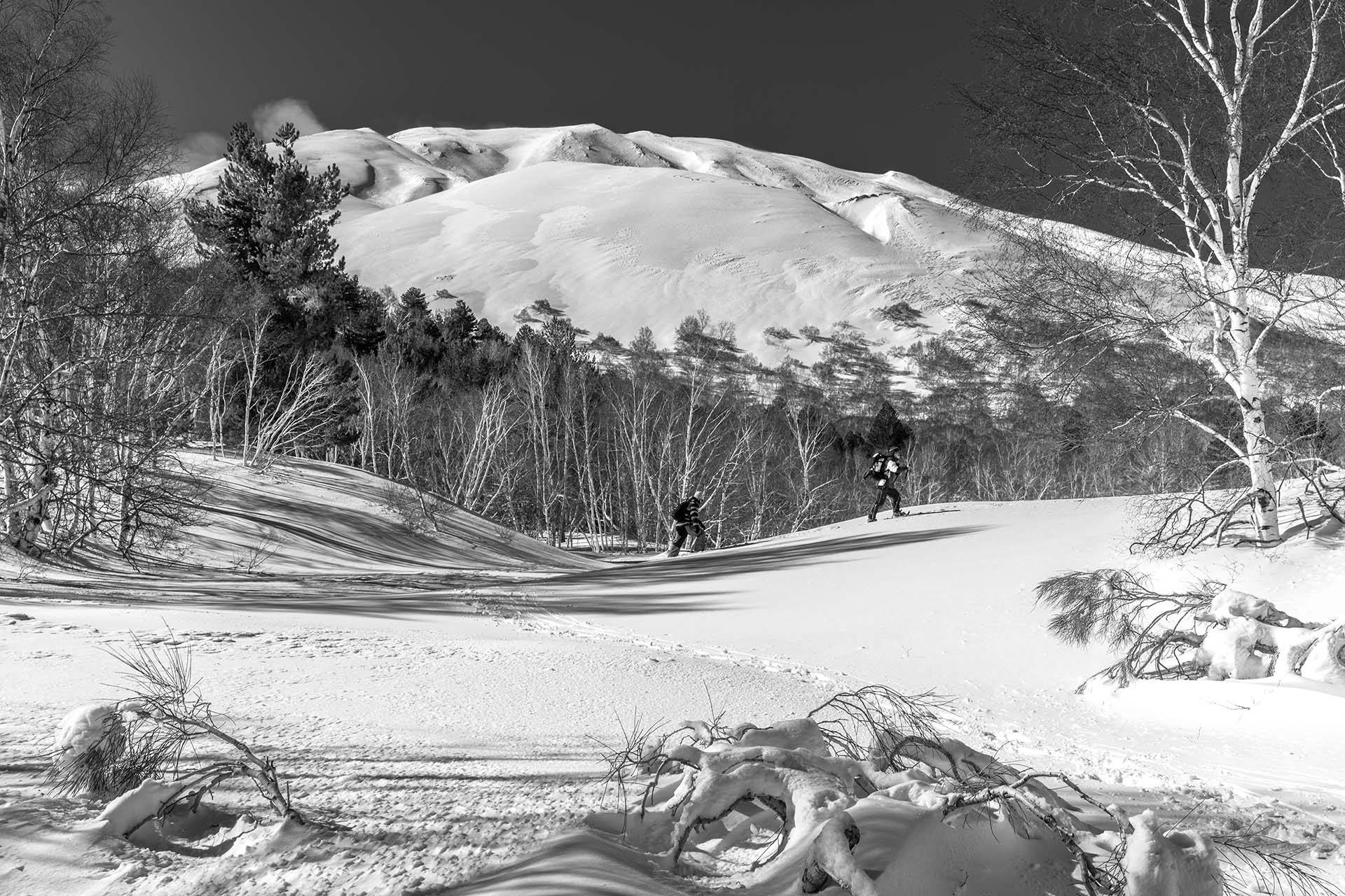 Passaggio a Nord-Est, l’anima bianca dell’Etna tra i boschi dei Sartorius