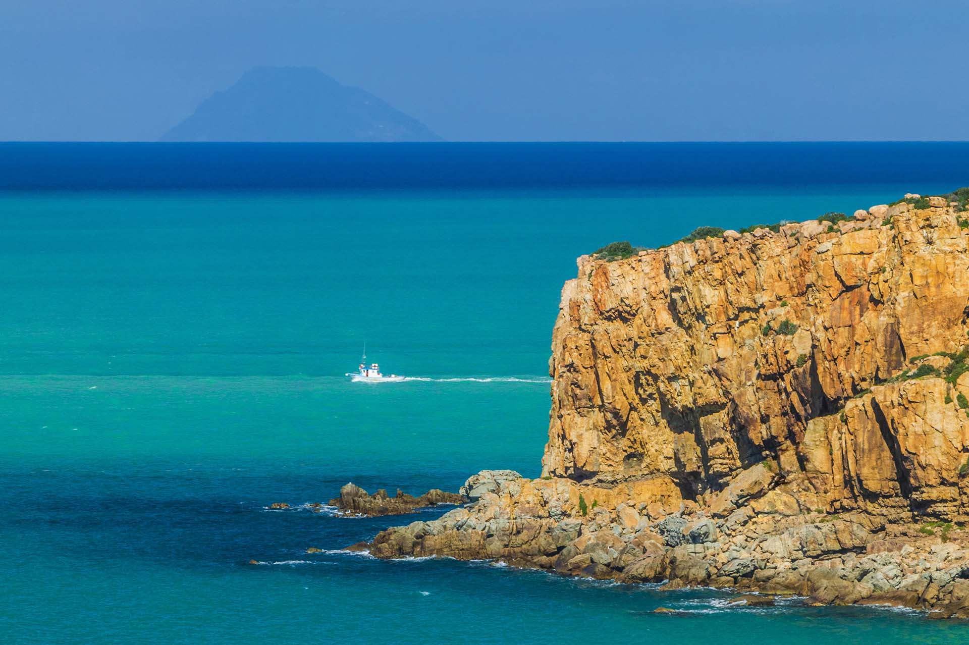 SIM-723871 - DE7U3678 - Punta Finale di Pollina, veduta panoramica con l'isola di Alicudi sullo sfondo
