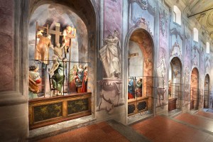 Corridoio delle cappelle del Santuario della Via Crucis di Cerveno.