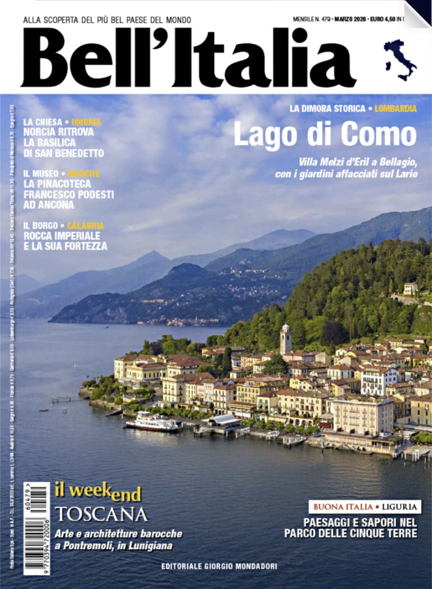 Copertina Bell’Italia marzo 2026 firmata da Massimo Ripani: Bellagio e il Lago di Como.
