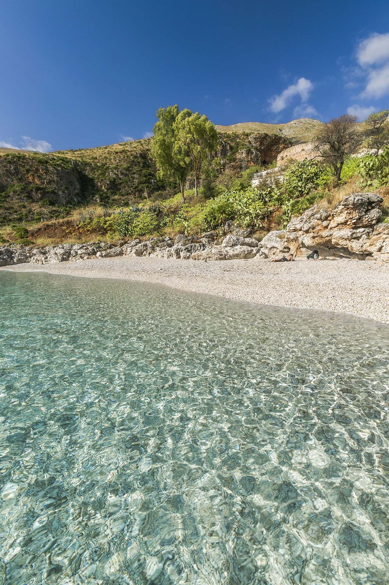 DE7U1319-Cala dell’Uzzo, un paradiso di acque trasparenti nella Riserva dello Zingaro