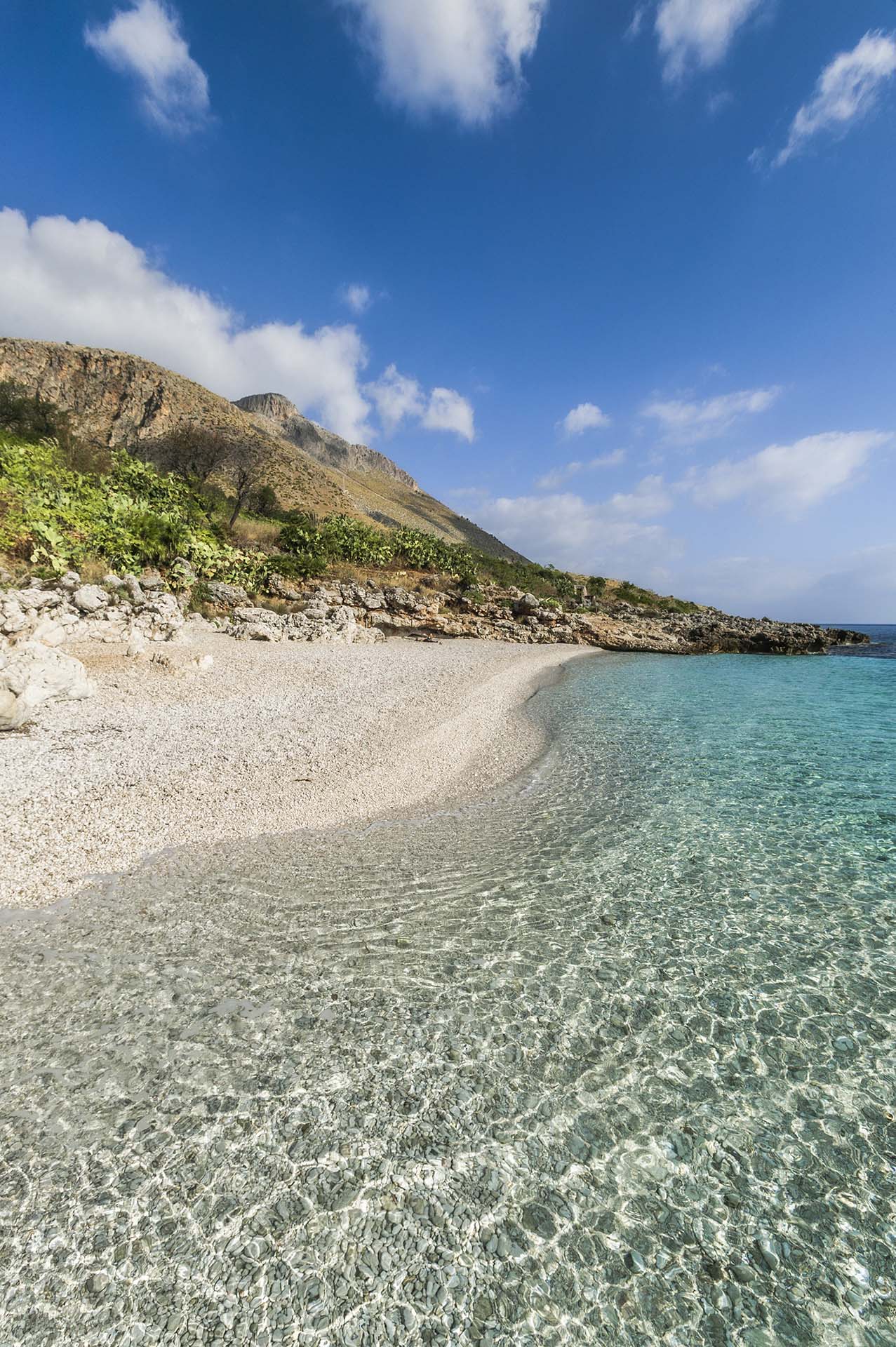 Cala dell’Uzzo, un paradiso di acque trasparenti nella Riserva dello Zingaro