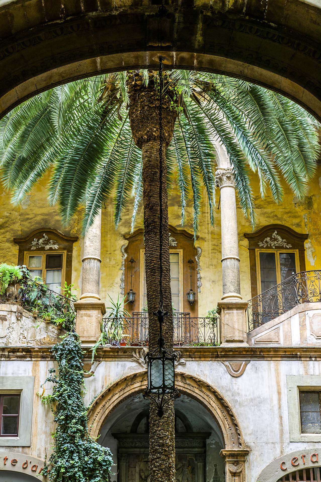 Palazzo Santa Ninfa, eleganza nobiliare in via Vittorio Emanuele a Palermo