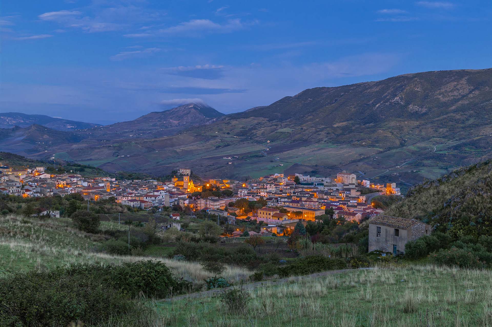 Palazzo Adriano, un presepe di luci nel cuore dei Monti Sicani