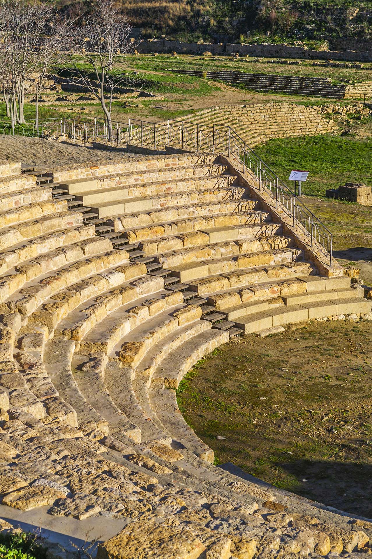 Morgantina e il suo Teatro, un tesoro archeologico nel cuore della Sicilia