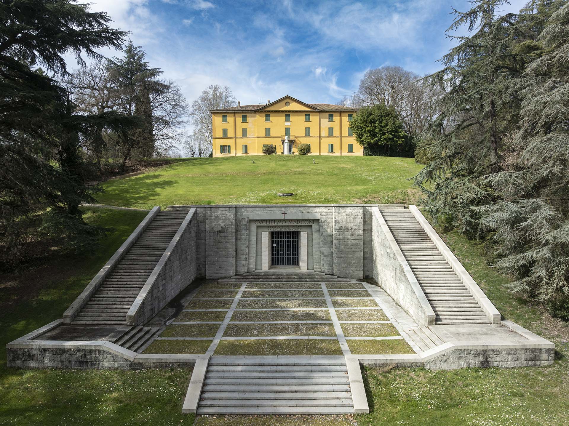 Mausoleo di Guglielmo Marconi: il luogo dove riposa l’inventore della radio.