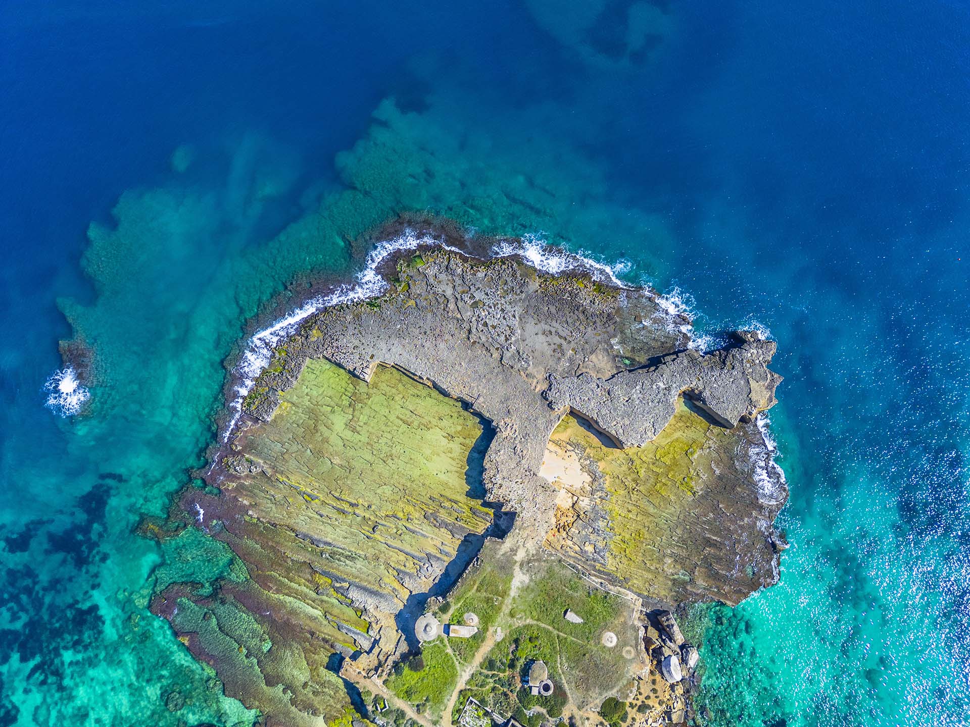 Fondali cristallini alle antiche Latomie di Massolivieri a Punta della Mola, Siracusa