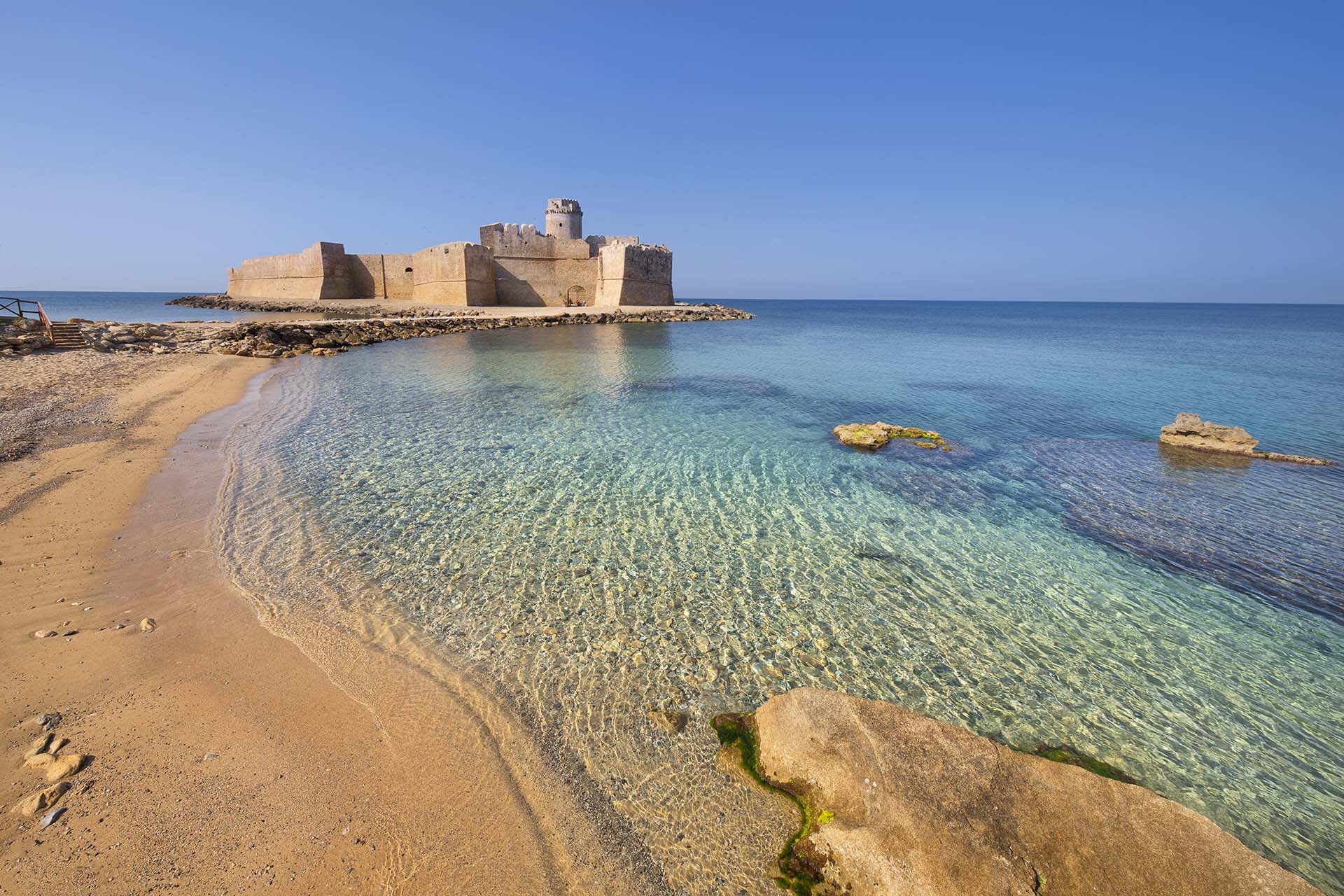 Il castello Aragonese di Le Castella in Calabria