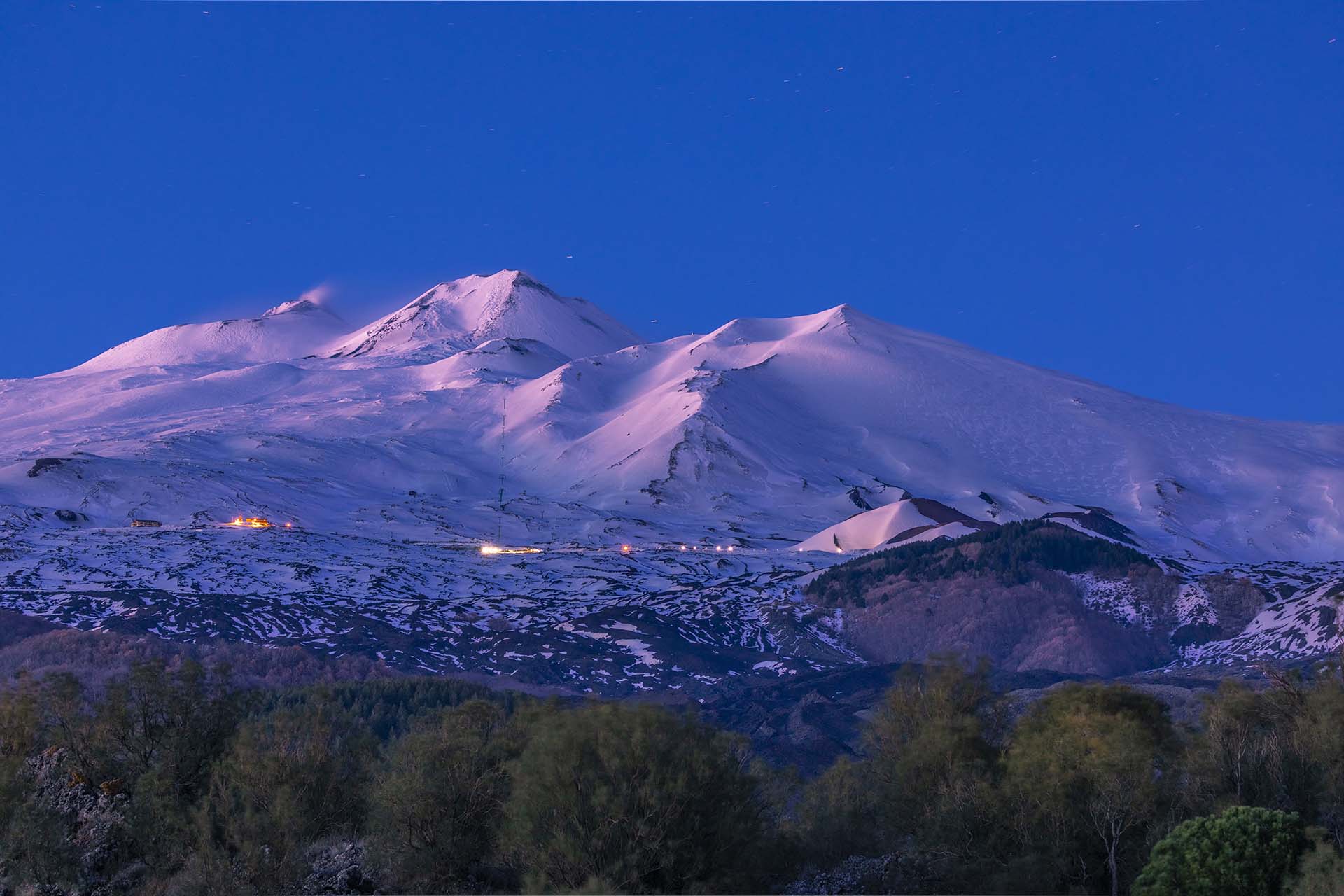 SAFF7473-HDR-L'abbraccio dell'Etna, crepuscolo d'inverno tra il Rifugio Sapienza e i crateri sommitali