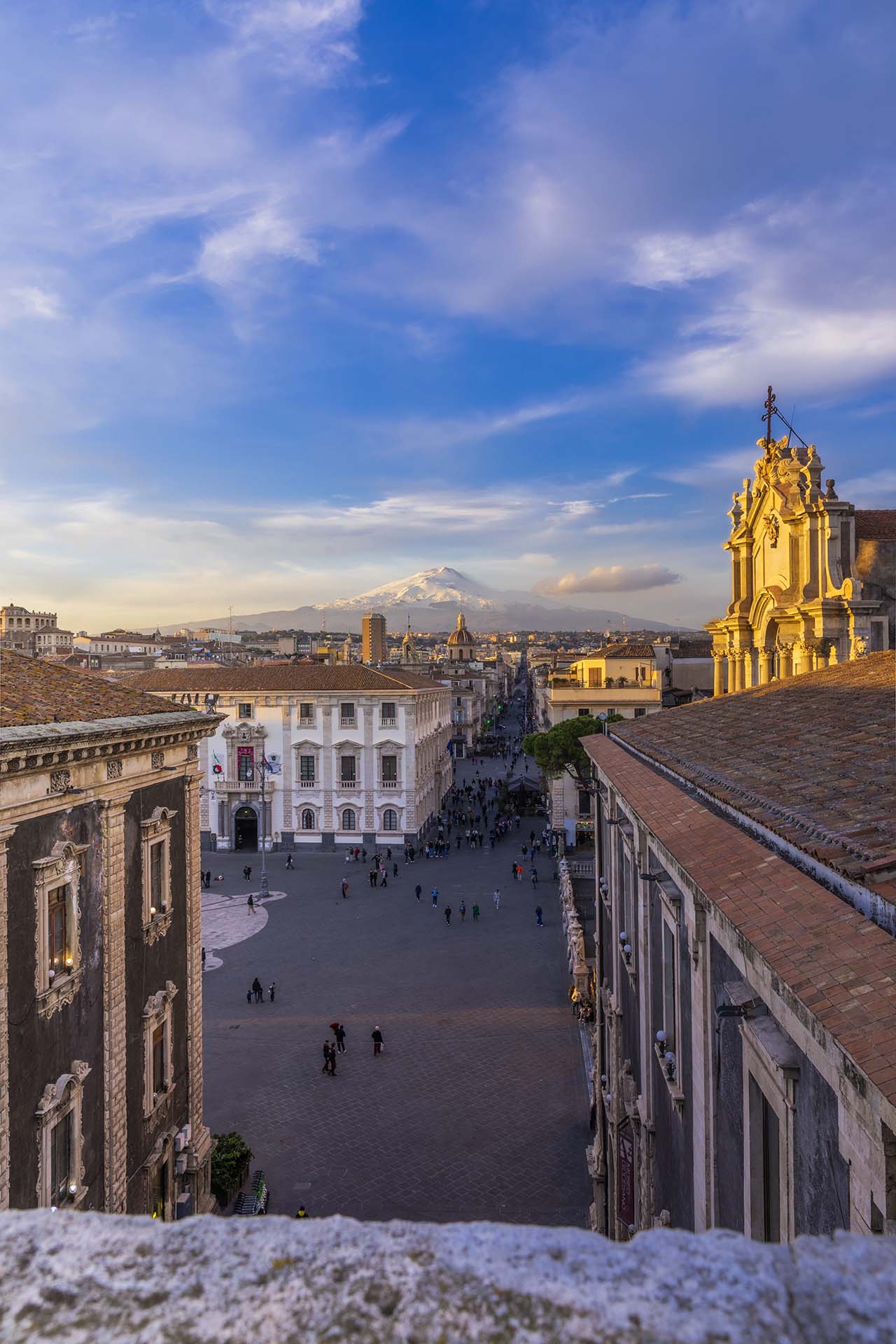 SAFF7553-HDR-Il Barocco di Catania, vista panoramica da Piazza Duomo con l’Etna sullo sfondo