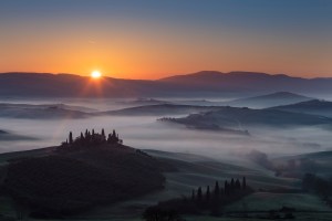 Paesaggio iconico della Val d'orcia nella Toscana senese.