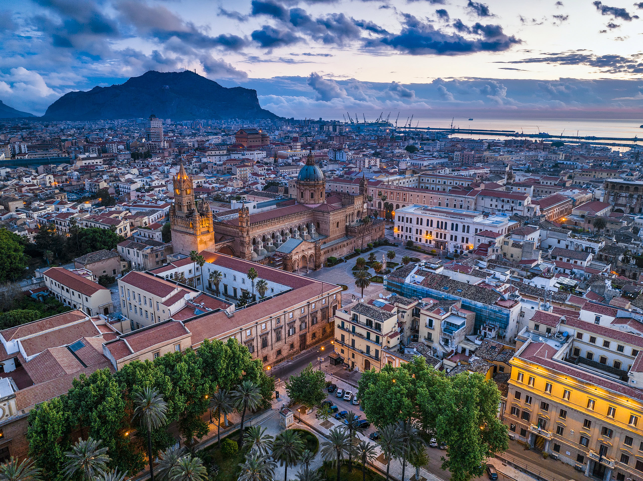 Palermo Aerea: Un Viaggio Sensoriale tra Storia, Arte e Fotografia Aerea