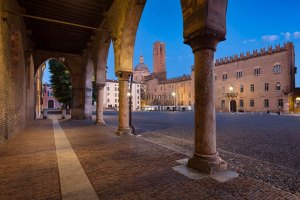 Piazza Sordello a Mantova