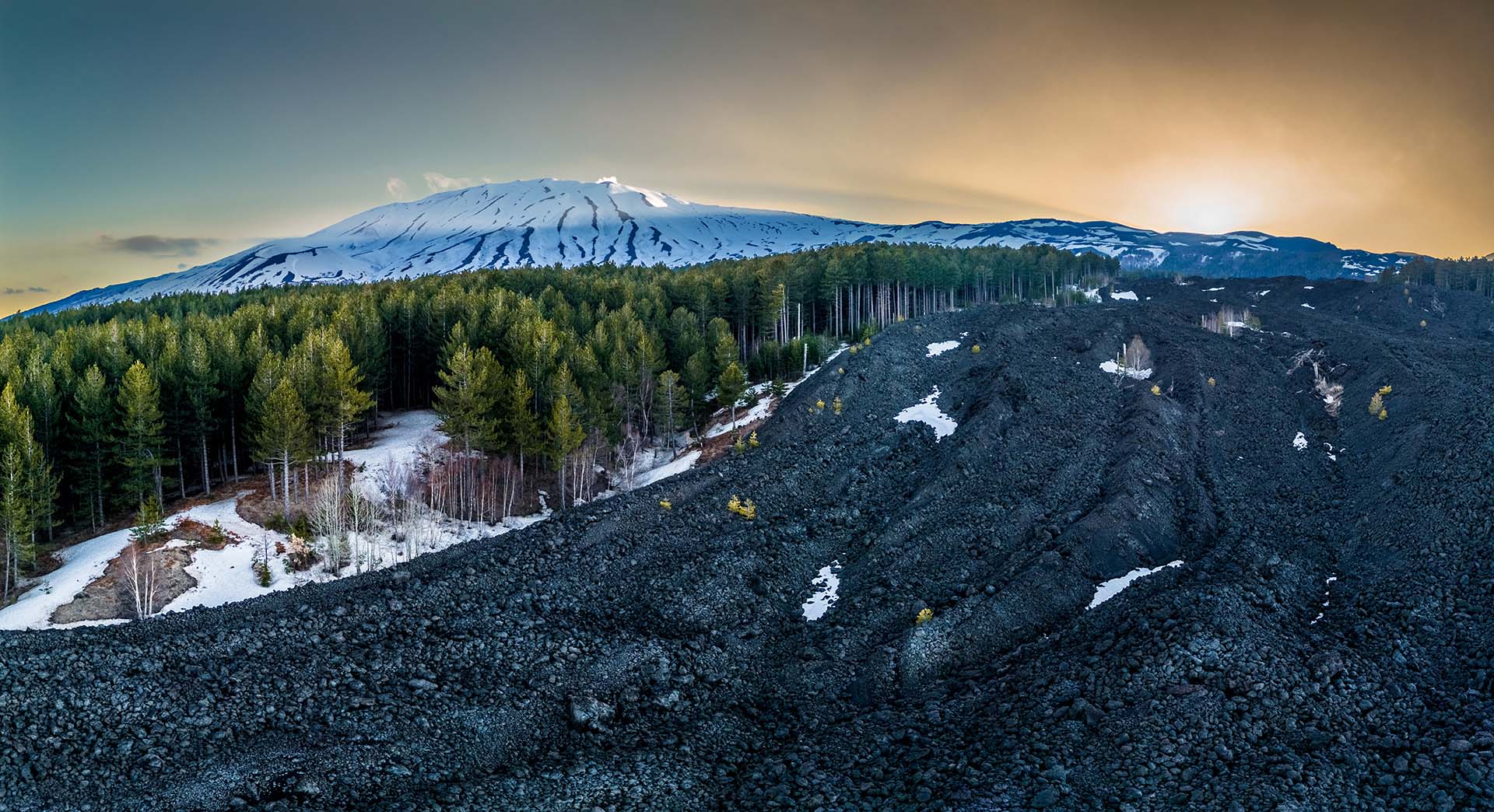 DJI_0054-HDR-Panorama - Etna Nord, il Bosco Ragabo assediato dalla colata del 2002