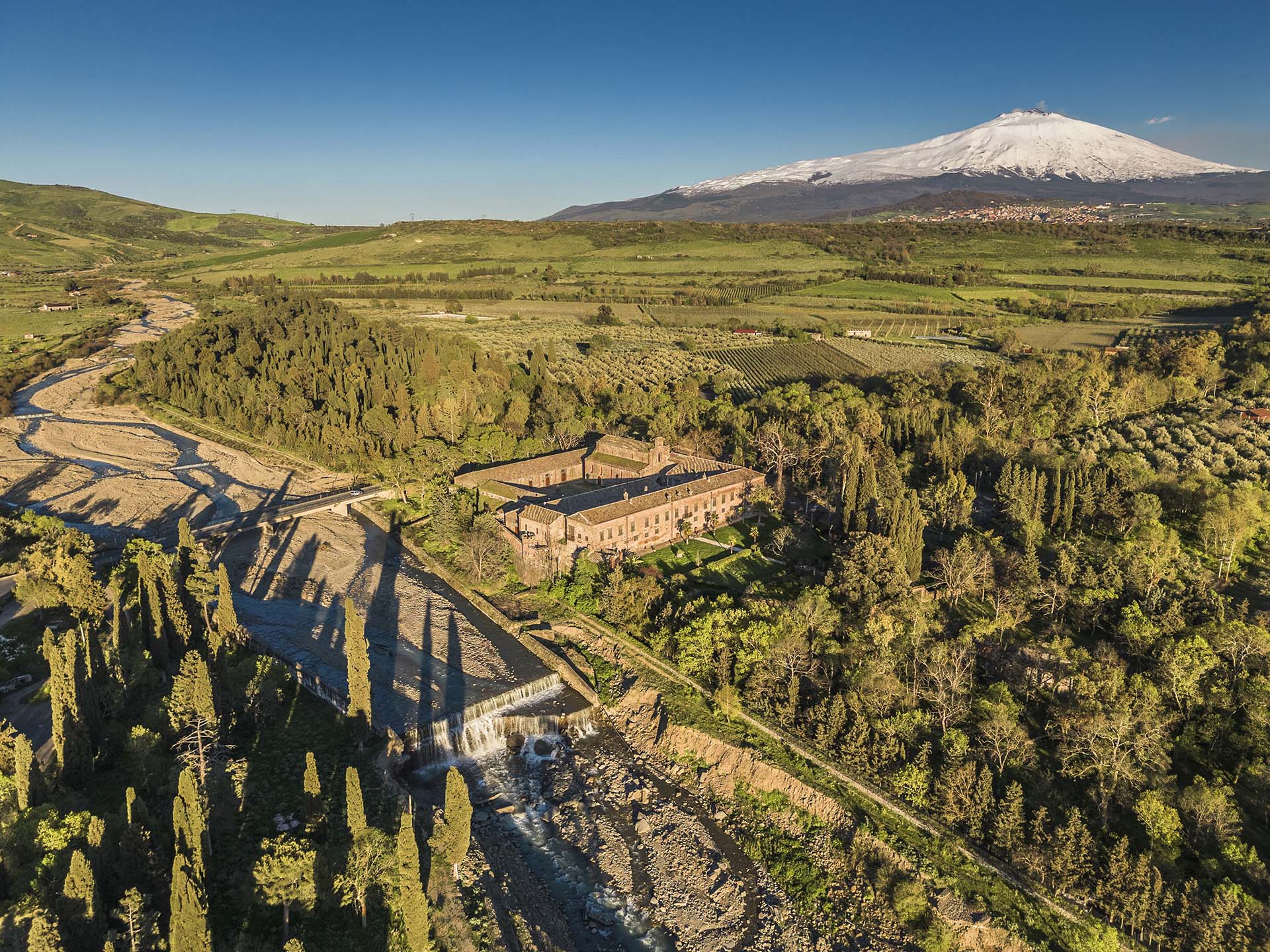 Dove la storia incontra la natura – Il corso del Simeto e l’antico castello Nelson tra i Nebrodi e l’Etna