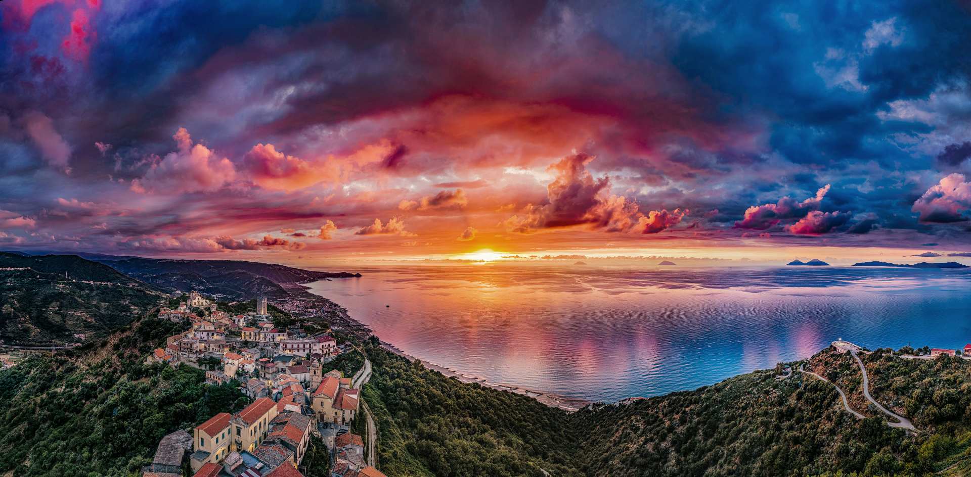 Tramonto su Piraino