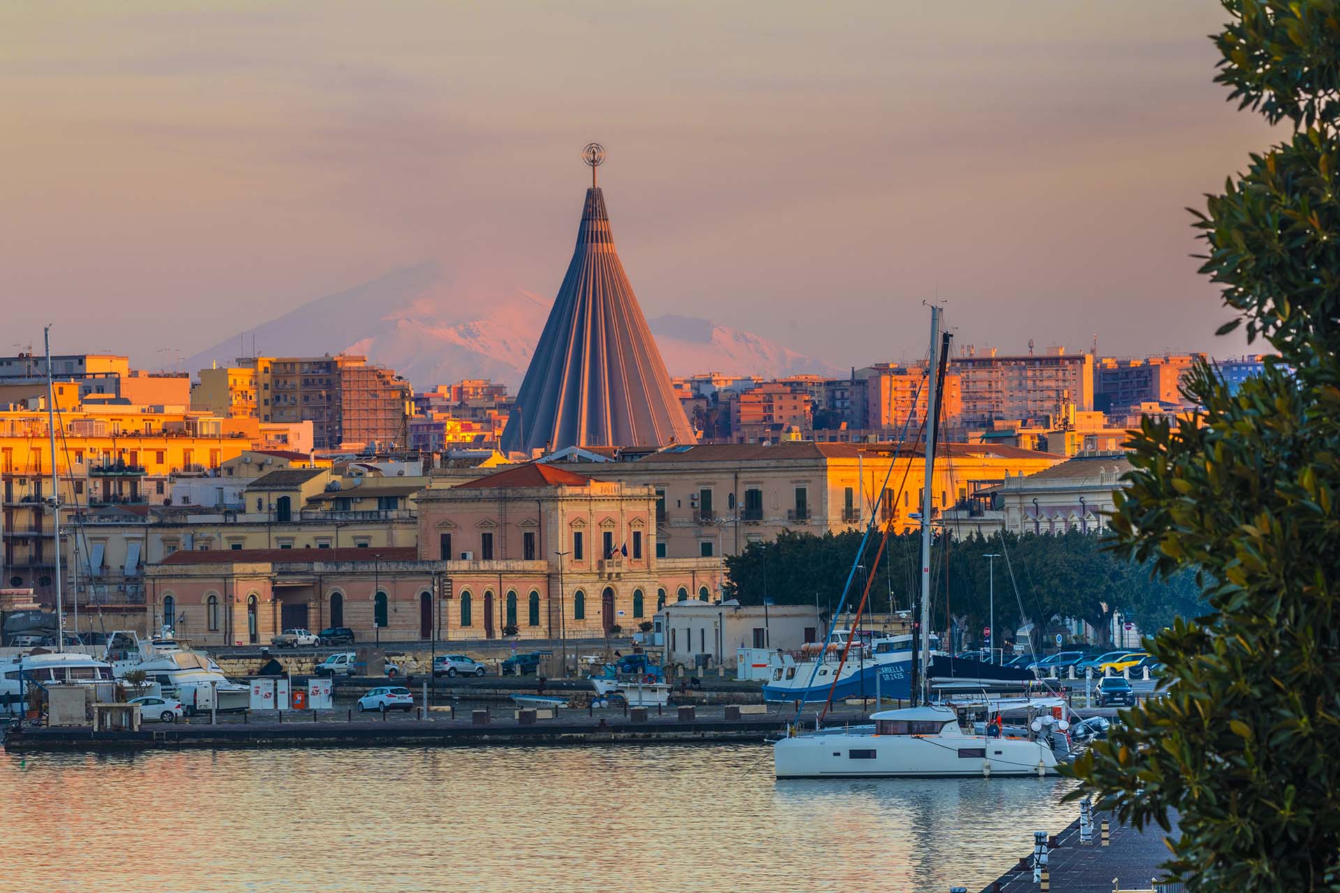 SAFF7908 - Basilica Santuario Madonna delle Lacrime, dal porto di Ortigia alle vette del vulcano