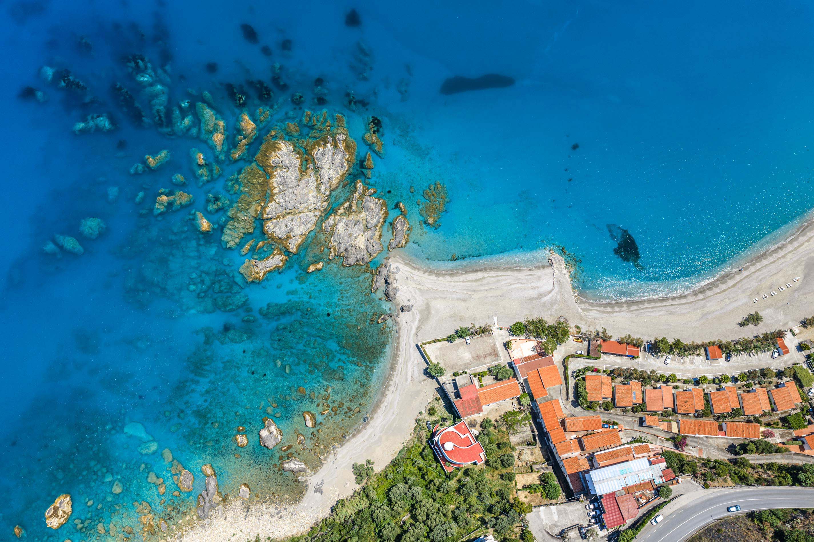 Spiaggia di Testa di Monaco a Capo d’Orlando: Un Paradiso Caraibico in Sicilia