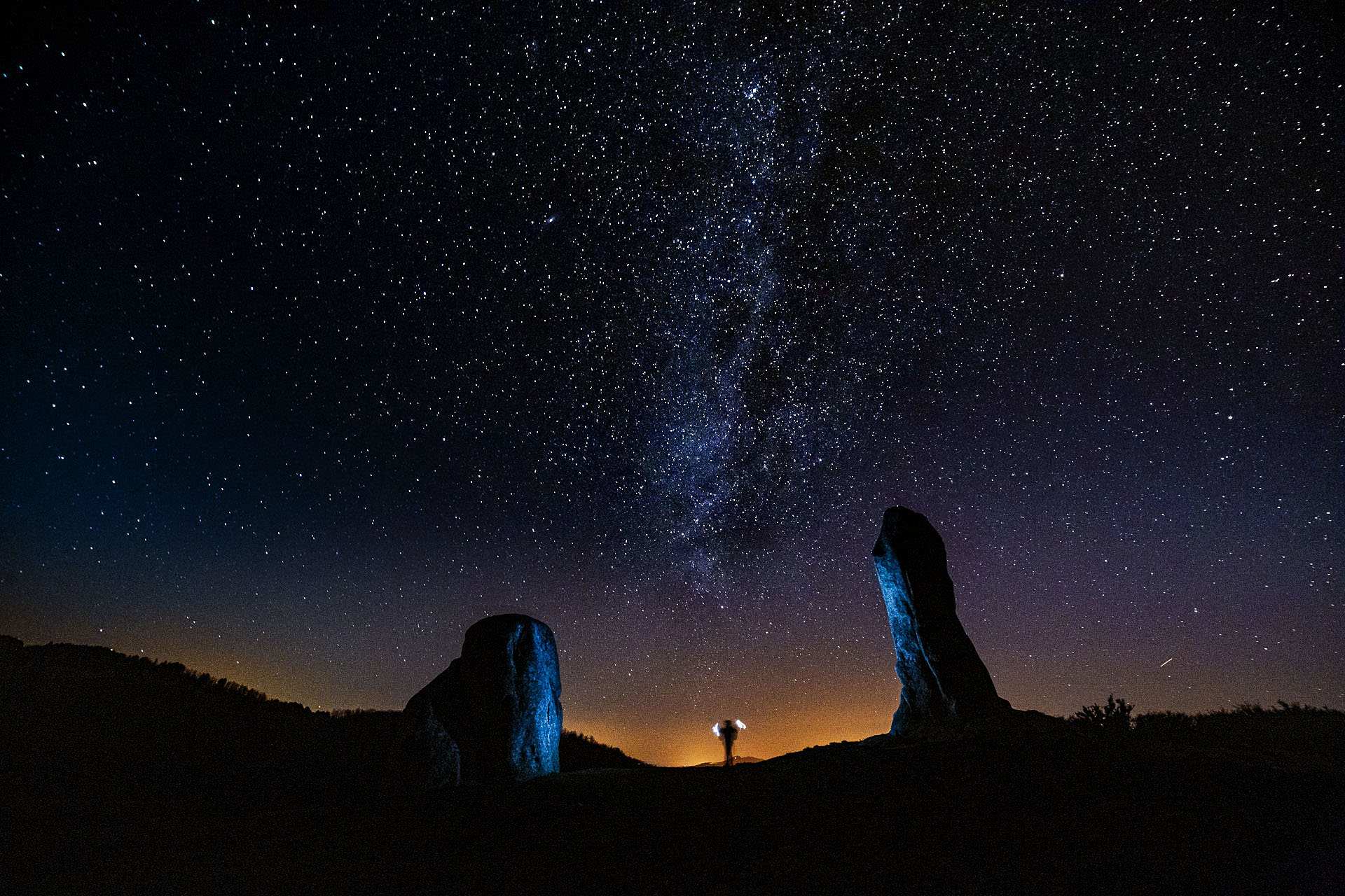 Astrofotografia all’Argimusco: Come Catturare la Via Lattea tra i Megaliti della Sicilia