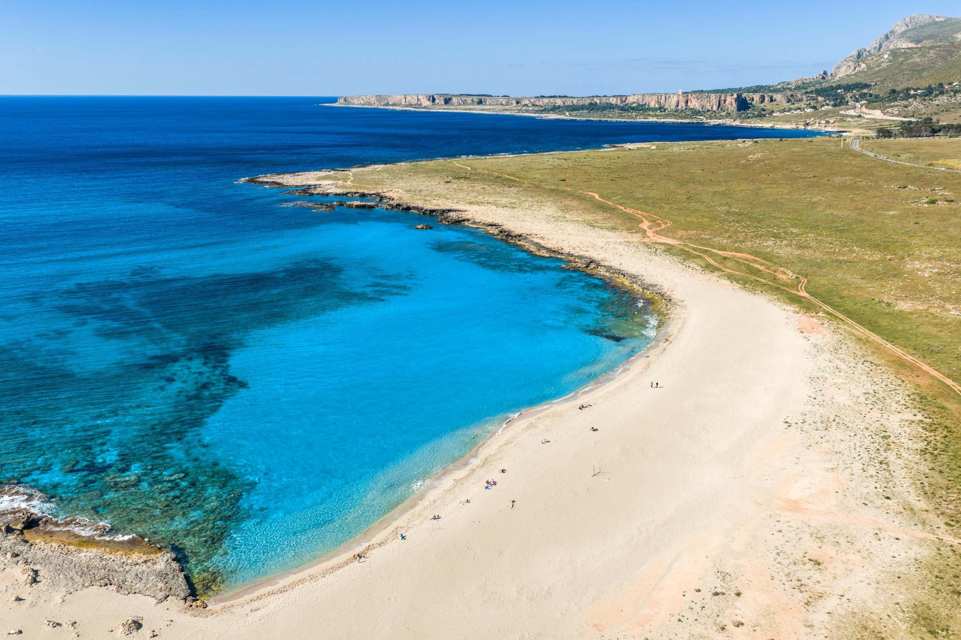 eduta aerea della spiaggia di Macari e Baia Santa Margherita in Sicilia