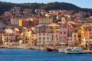 Il porto turistico di Maddalena