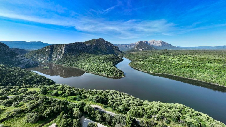 Lago di Cedrino in Sardegna.