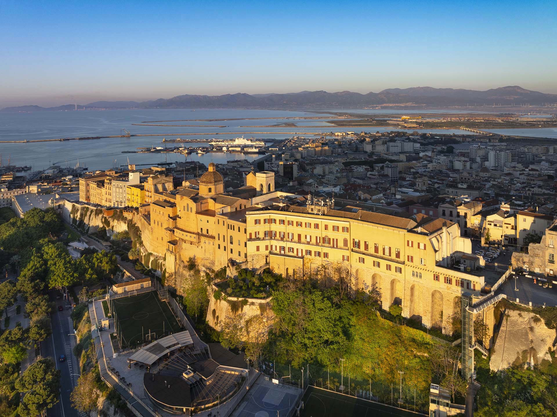 Cagliari Vecchia: Il Fascino Irresistibile del Centro Storico