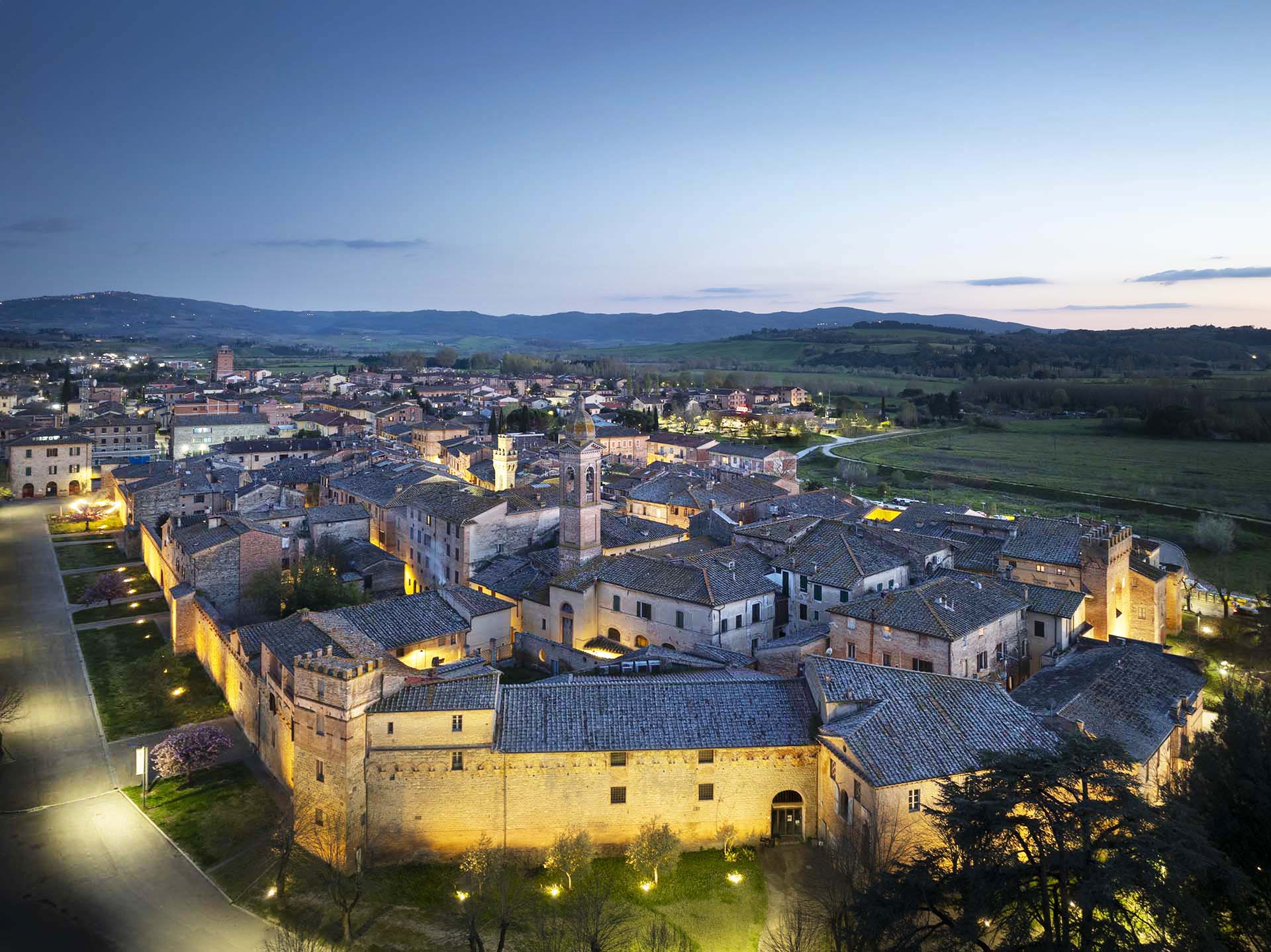 Il tempo sospeso a Buonconvento: il borgo toscano dove batte il cuore della Val d’Ombrone.